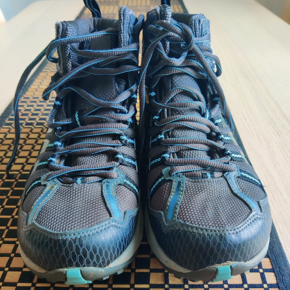 Columbia hiking boots Women size 8.5